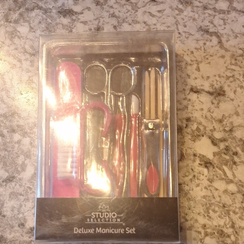 Deluxe Manicure Set - Pink and Silver